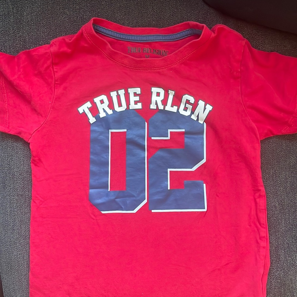 Red graphic kids tee